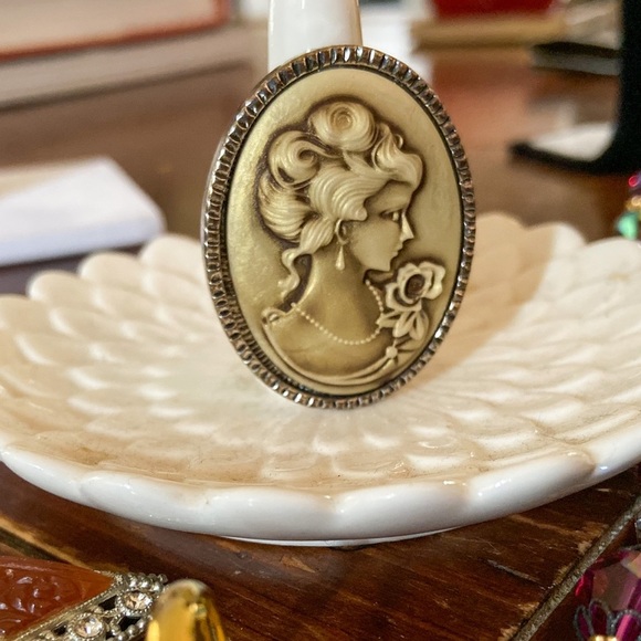 Resin Cameo Silhouette Victorian Ring Adjustable Goth - Picture 2 of 5